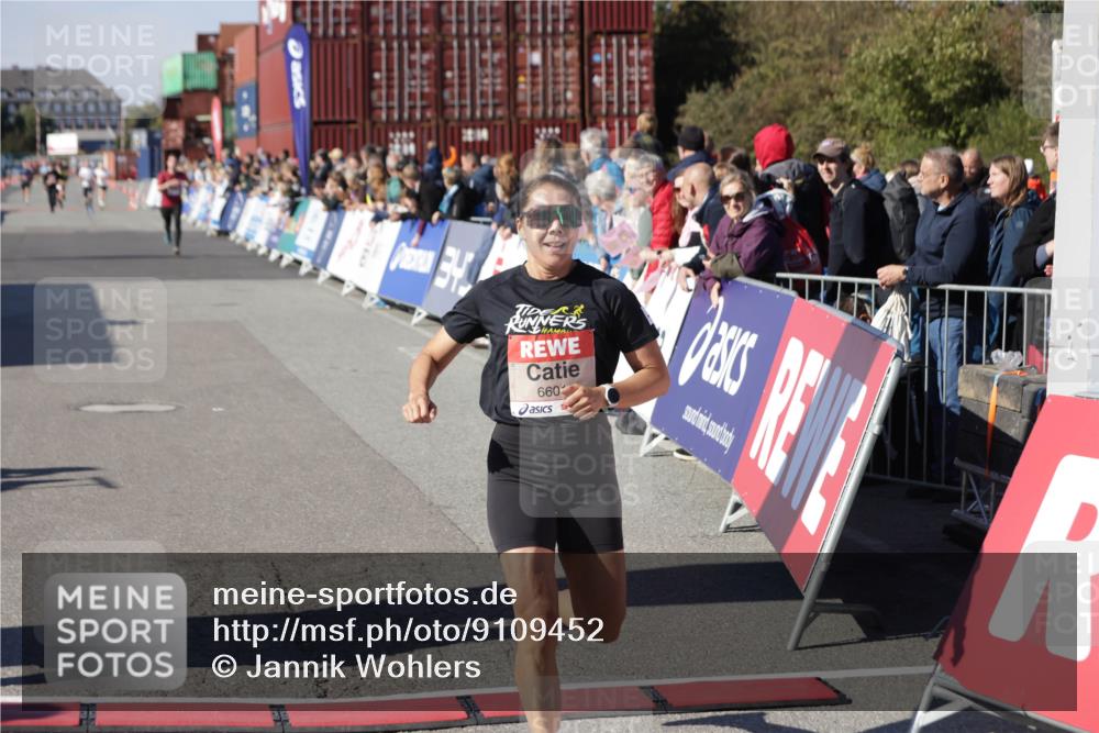 03.10.2025 - Köhlbrandbrückenlauf Jannik Wohlers http://msf.ph/oto/9109452 03.10.2025 12:59:49 Ziel 4074, 4111, 4215, 4554, 6142, 6254, 6364, 6601, 6616, 6654, 6754 meine-sportfotos.de