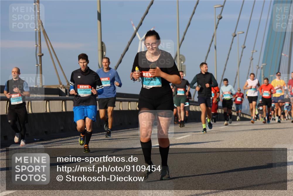 03.10.2025 - Köhlbrandbrückenlauf Strokosch-Dieckow http://msf.ph/oto/9109454 03.10.2025 09:40:38 Position 2 1468, 20, 3316, 1316 meine-sportfotos.de