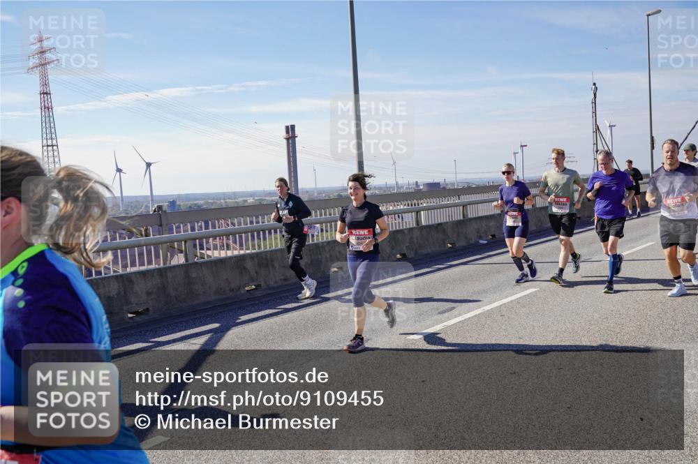 03.10.2025 - Köhlbrandbrückenlauf Michael Burmester http://msf.ph/oto/9109455 03.10.2025 12:51:56 Position 2 1 meine-sportfotos.de