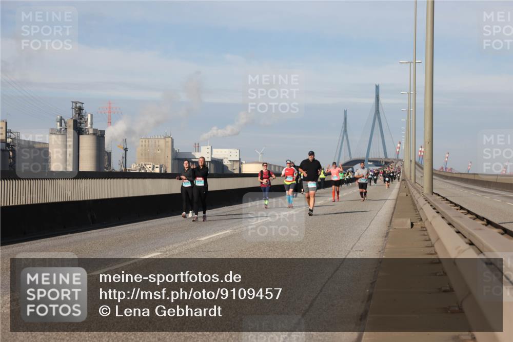 03.10.2025 - Köhlbrandbrückenlauf Lena Gebhardt http://msf.ph/oto/9109457 03.10.2025 10:14:36 Position 2  meine-sportfotos.de