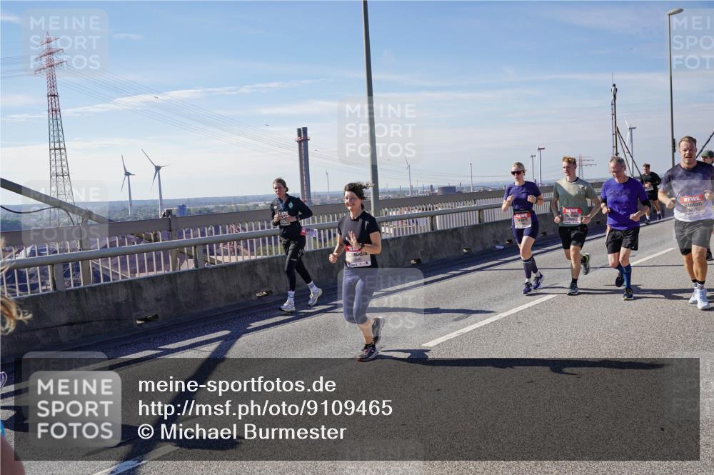03.10.2025 - Köhlbrandbrückenlauf Michael Burmester http://msf.ph/oto/9109465 03.10.2025 12:51:56 Position 2 6040 meine-sportfotos.de