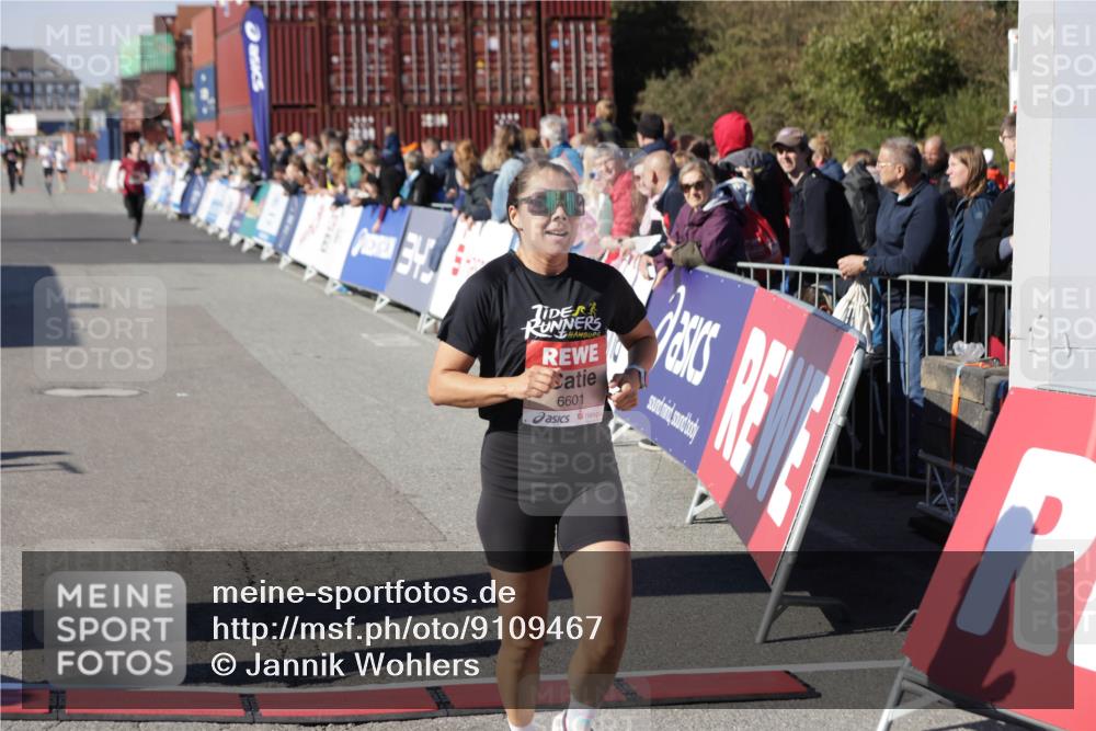 03.10.2025 - Köhlbrandbrückenlauf Jannik Wohlers http://msf.ph/oto/9109467 03.10.2025 12:59:49 Ziel 4074, 4111, 4215, 4554, 6142, 6254, 6364, 6601, 6616, 6654, 6754 meine-sportfotos.de