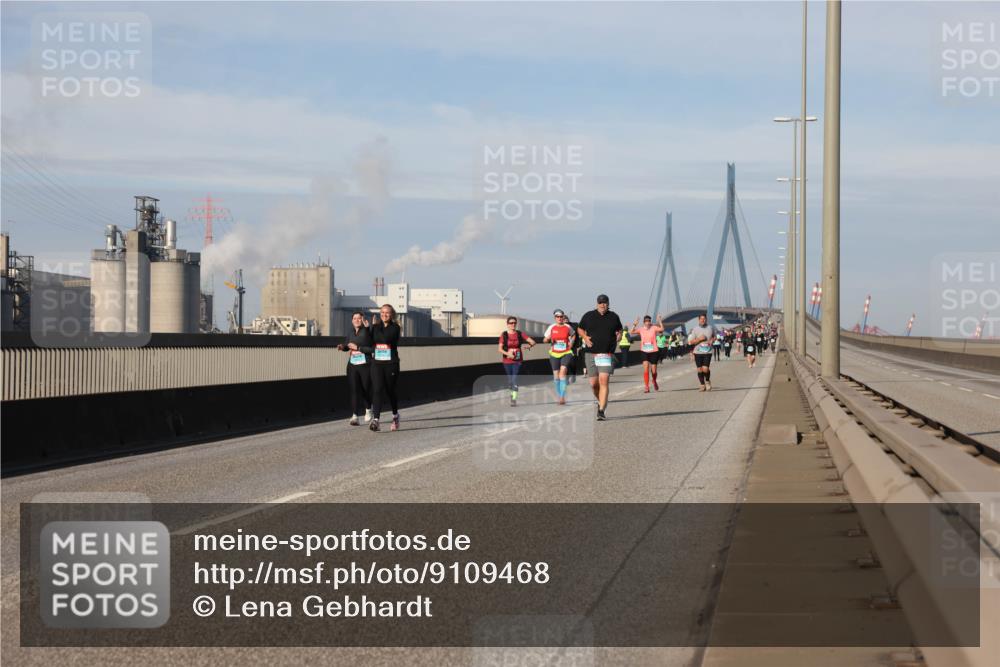 03.10.2025 - Köhlbrandbrückenlauf Lena Gebhardt http://msf.ph/oto/9109468 03.10.2025 10:14:37 Position 2  meine-sportfotos.de
