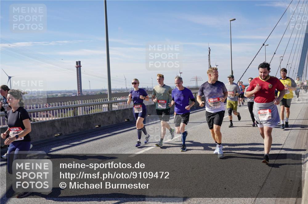 03.10.2025 - Köhlbrandbrückenlauf Michael Burmester http://msf.ph/oto/9109472 03.10.2025 12:51:57 Position 2 5814 meine-sportfotos.de