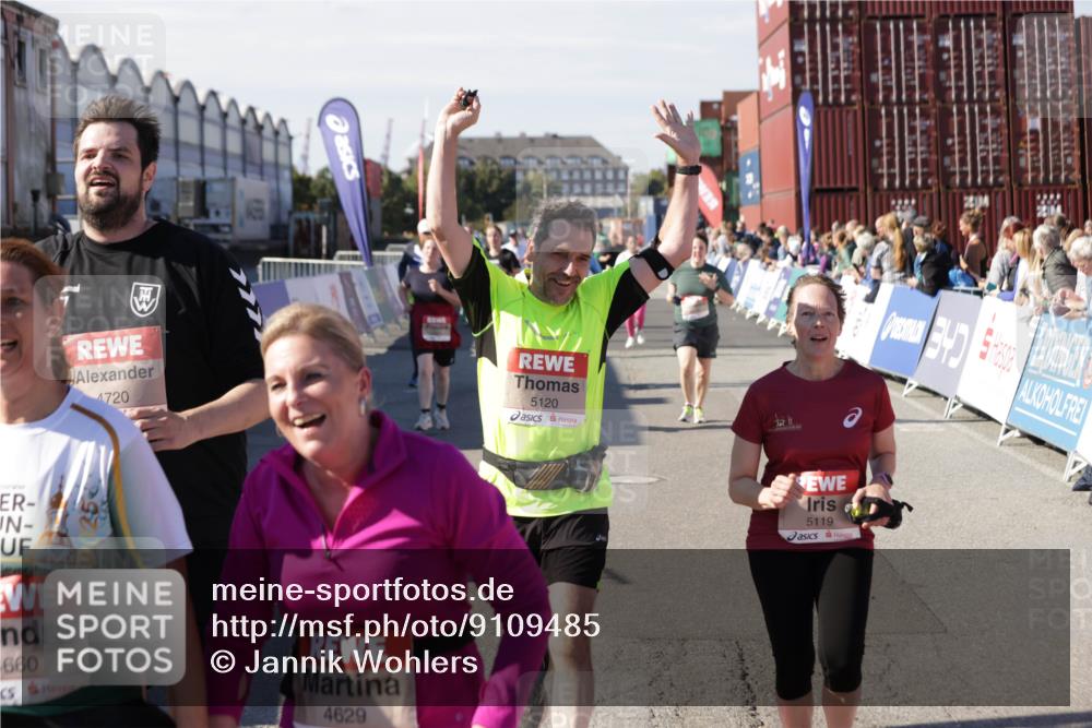 03.10.2025 - Köhlbrandbrückenlauf Jannik Wohlers http://msf.ph/oto/9109485 03.10.2025 13:29:45 Ziel 4629, 4660, 4714, 4720, 4733, 5119, 5120, 5260, 5333, 5482, 5574, 6066, 6093, 6215, 6439 meine-sportfotos.de