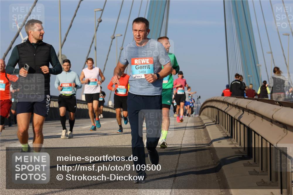 03.10.2025 - Köhlbrandbrückenlauf Strokosch-Dieckow http://msf.ph/oto/9109500 03.10.2025 09:40:44 Position 2 3204, 3404 meine-sportfotos.de