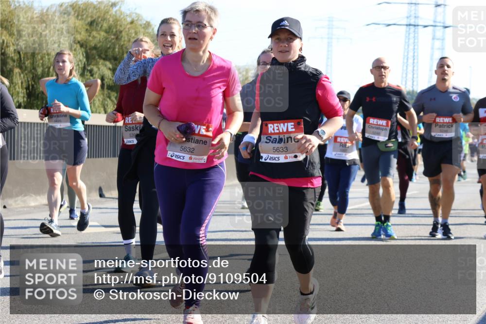 03.10.2025 - Köhlbrandbrückenlauf Strokosch-Dieckow http://msf.ph/oto/9109504 03.10.2025 12:24:37 Position 3 5425, 539, 5632, 5633, 5246 meine-sportfotos.de
