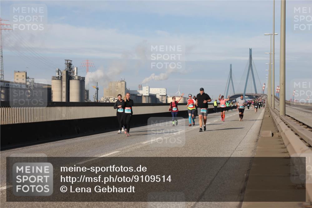 03.10.2025 - Köhlbrandbrückenlauf Lena Gebhardt http://msf.ph/oto/9109514 03.10.2025 10:14:38 Position 2  meine-sportfotos.de