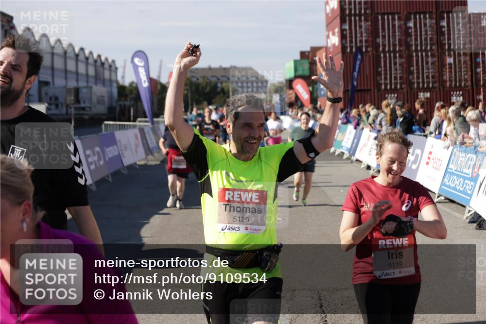 03.10.2025 - Köhlbrandbrückenlauf Jannik Wohlers http://msf.ph/oto/9109534 03.10.2025 13:29:45 Ziel 4629, 4660, 4714, 4720, 4733, 5119, 5120, 5260, 5333, 5482, 5574, 6066, 6093, 6215, 6439 meine-sportfotos.de