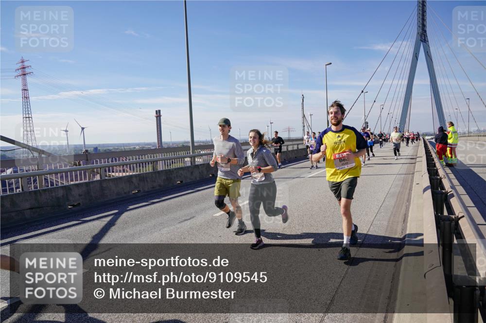 03.10.2025 - Köhlbrandbrückenlauf Michael Burmester http://msf.ph/oto/9109545 03.10.2025 12:51:59 Position 2 4548 meine-sportfotos.de