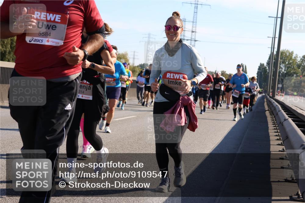 03.10.2025 - Köhlbrandbrückenlauf Strokosch-Dieckow http://msf.ph/oto/9109547 03.10.2025 12:24:44 Position 3 5584, 314, 5292 meine-sportfotos.de