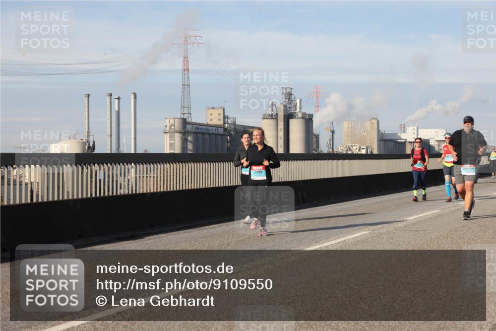 03.10.2025 - Köhlbrandbrückenlauf Lena Gebhardt http://msf.ph/oto/9109550 03.10.2025 10:14:41 Position 2  meine-sportfotos.de