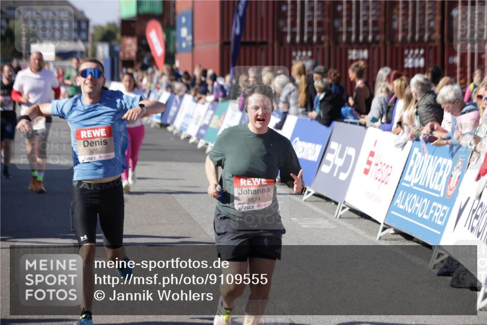 03.10.2025 - Köhlbrandbrückenlauf Jannik Wohlers http://msf.ph/oto/9109555 03.10.2025 13:29:47 Ziel 4629, 4660, 4714, 4720, 4733, 4825, 5119, 5120, 5260, 5333, 5574, 5930, 5944, 6066, 6093, 6215 meine-sportfotos.de