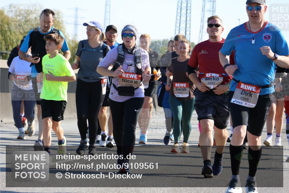 03.10.2025 - Köhlbrandbrückenlauf Strokosch-Dieckow http://msf.ph/oto/9109561 03.10.2025 12:24:48 Position 3 5756, 6161, 6522, 4949 meine-sportfotos.de