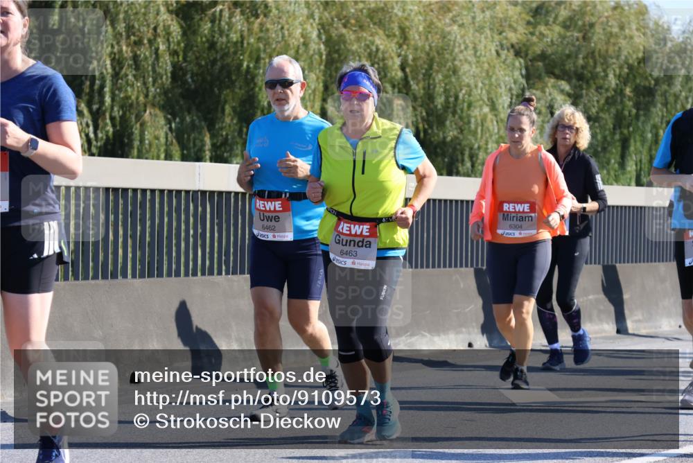 03.10.2025 - Köhlbrandbrückenlauf Strokosch-Dieckow http://msf.ph/oto/9109573 03.10.2025 12:24:49 Position 3 6462, 6463, 6304 meine-sportfotos.de