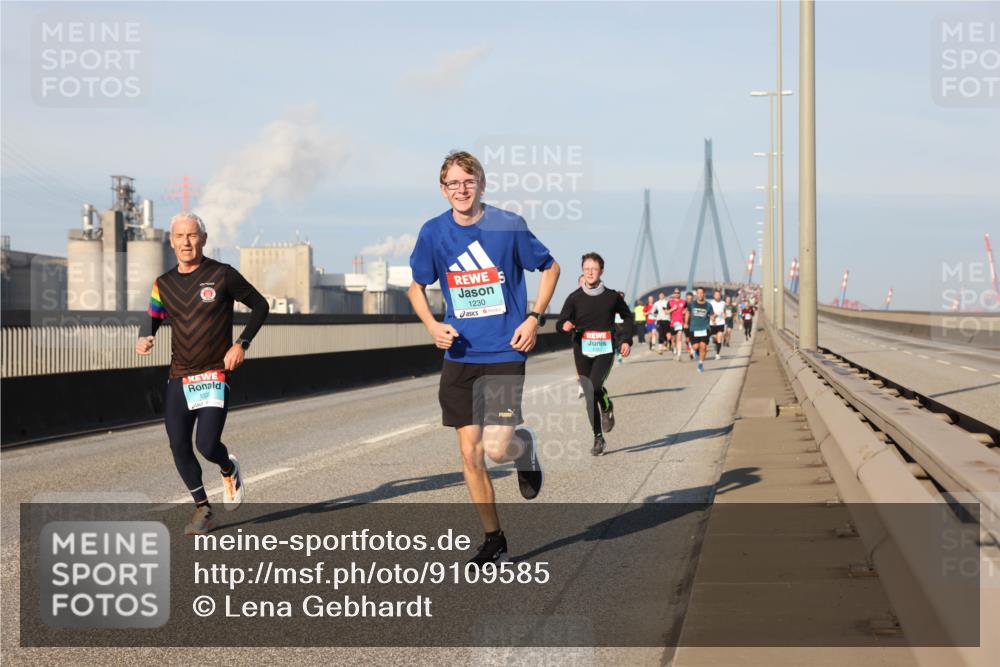 03.10.2025 - Köhlbrandbrückenlauf Lena Gebhardt http://msf.ph/oto/9109585 03.10.2025 09:41:23 Position 2 1230 meine-sportfotos.de
