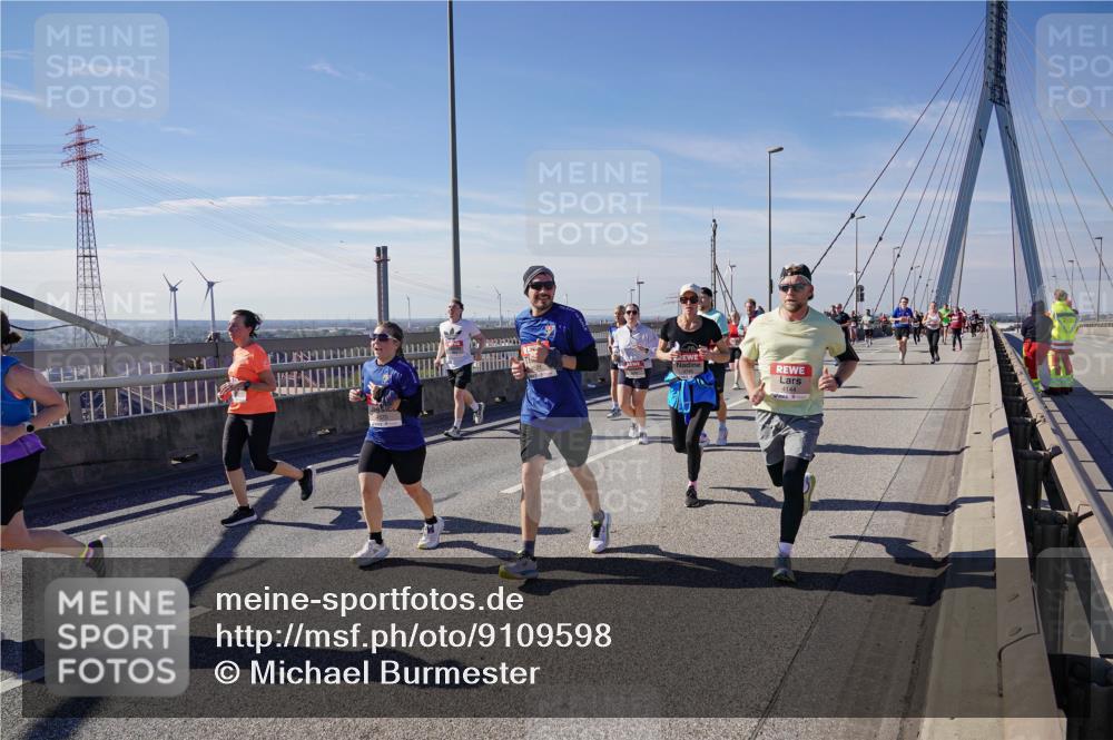 03.10.2025 - Köhlbrandbrückenlauf Michael Burmester http://msf.ph/oto/9109598 03.10.2025 12:52:04 Position 2 4144 meine-sportfotos.de