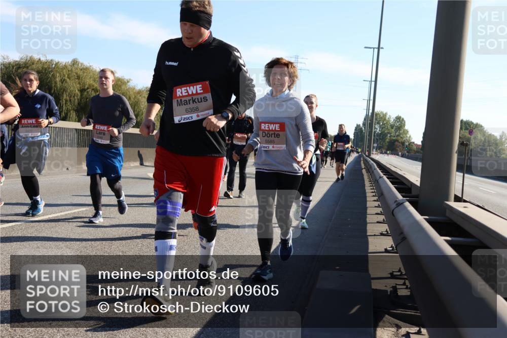 03.10.2025 - Köhlbrandbrückenlauf Strokosch-Dieckow http://msf.ph/oto/9109605 03.10.2025 12:24:56 Position 3 5477, 5549, 6358, 5585 meine-sportfotos.de