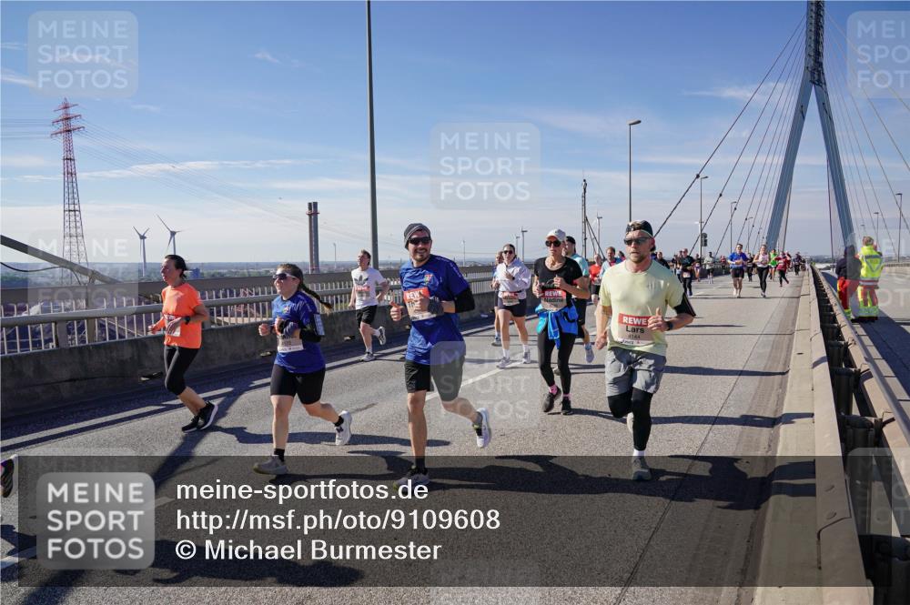 03.10.2025 - Köhlbrandbrückenlauf Michael Burmester http://msf.ph/oto/9109608 03.10.2025 12:52:04 Position 2 4144 meine-sportfotos.de