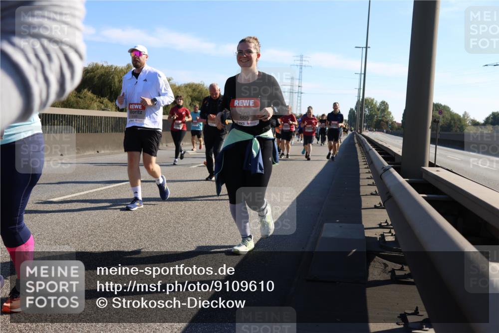 03.10.2025 - Köhlbrandbrückenlauf Strokosch-Dieckow http://msf.ph/oto/9109610 03.10.2025 12:24:58 Position 3 5193, 6825 meine-sportfotos.de