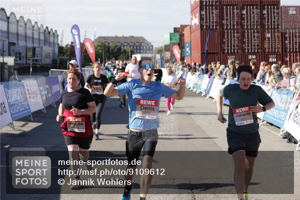 03.10.2025 - Köhlbrandbrückenlauf Jannik Wohlers http://msf.ph/oto/9109612 03.10.2025 13:29:48 Ziel 4629, 4660, 4714, 4720, 4733, 4825, 5119, 5120, 5260, 5333, 5574, 5930, 5944, 6066, 6093, 6215, 6234 meine-sportfotos.de