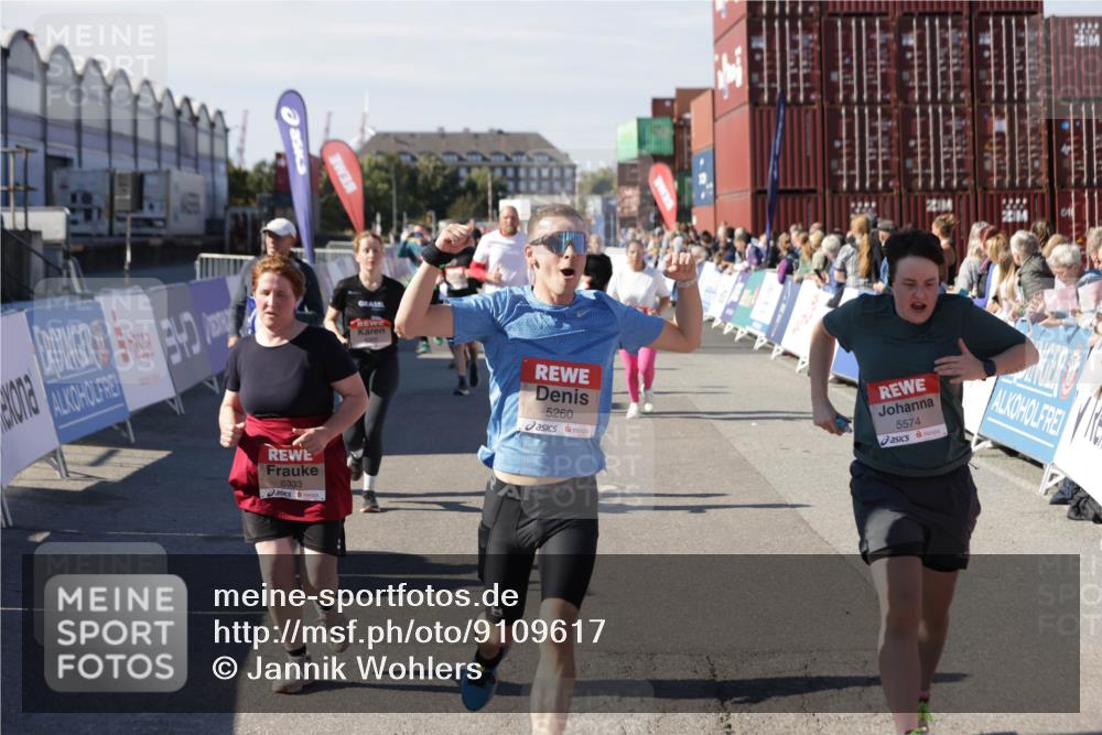 03.10.2025 - Köhlbrandbrückenlauf Jannik Wohlers http://msf.ph/oto/9109617 03.10.2025 13:29:48 Ziel 4629, 4660, 4714, 4720, 4733, 4825, 5119, 5120, 5260, 5333, 5574, 5930, 5944, 6066, 6093, 6215, 6234 meine-sportfotos.de