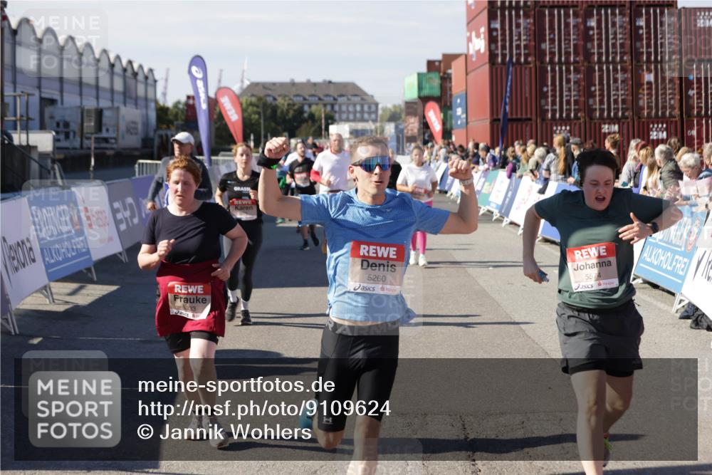 03.10.2025 - Köhlbrandbrückenlauf Jannik Wohlers http://msf.ph/oto/9109624 03.10.2025 13:29:48 Ziel 4629, 4660, 4714, 4720, 4733, 4825, 5119, 5120, 5260, 5333, 5574, 5930, 5944, 6066, 6093, 6215, 6234 meine-sportfotos.de