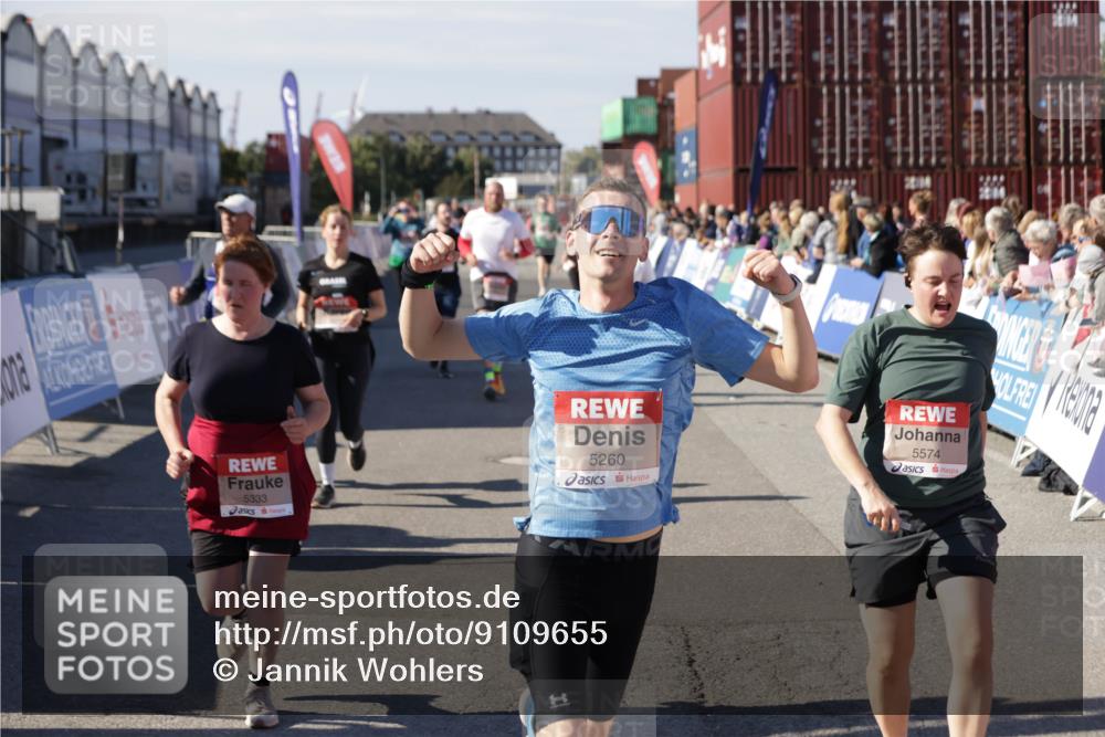 03.10.2025 - Köhlbrandbrückenlauf Jannik Wohlers http://msf.ph/oto/9109655 03.10.2025 13:29:49 Ziel 4629, 4660, 4714, 4720, 4733, 4825, 5119, 5120, 5260, 5333, 5574, 5930, 5944, 6066, 6093, 6215, 6234, 6698 meine-sportfotos.de