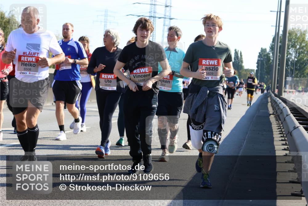 03.10.2025 - Köhlbrandbrückenlauf Strokosch-Dieckow http://msf.ph/oto/9109656 03.10.2025 12:25:07 Position 3 6508, 6072, 5835, 5833, 5832, 5829 meine-sportfotos.de
