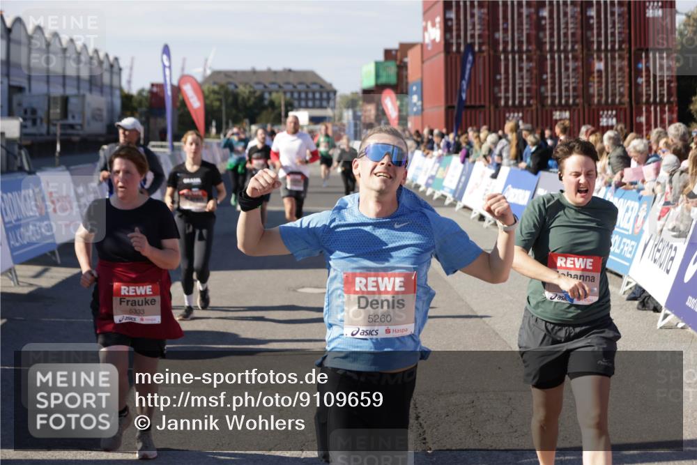 03.10.2025 - Köhlbrandbrückenlauf Jannik Wohlers http://msf.ph/oto/9109659 03.10.2025 13:29:49 Ziel 4629, 4660, 4714, 4720, 4733, 4825, 5119, 5120, 5260, 5333, 5574, 5930, 5944, 6066, 6093, 6215, 6234, 6698 meine-sportfotos.de
