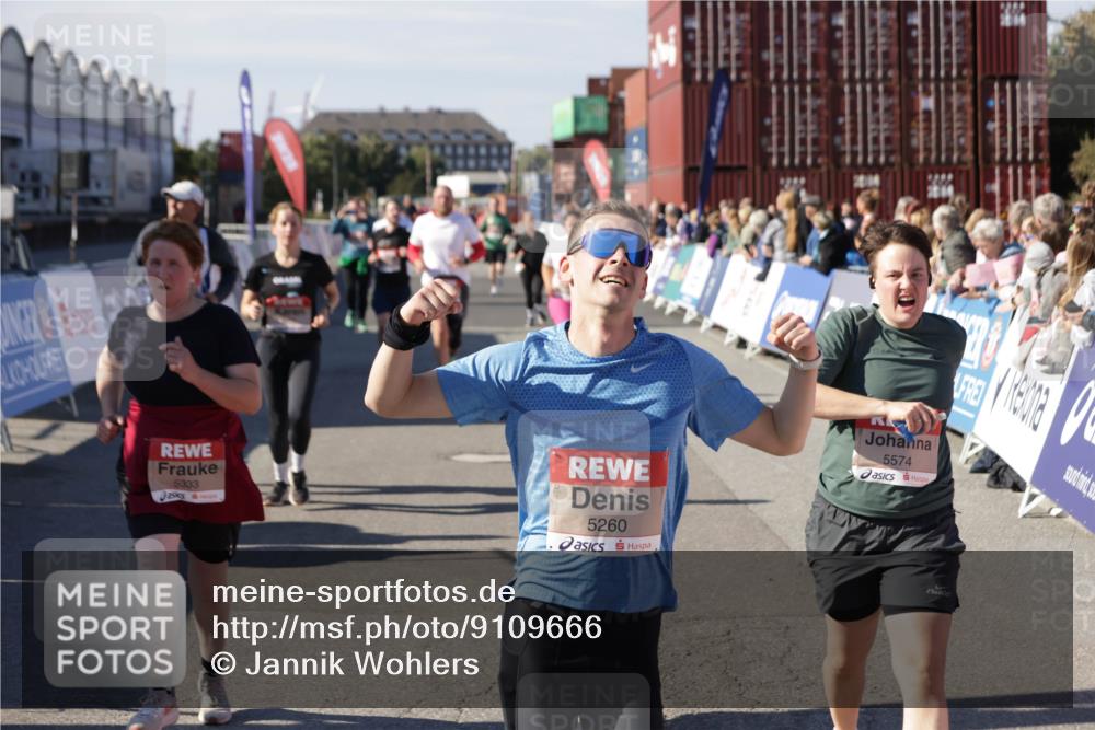 03.10.2025 - Köhlbrandbrückenlauf Jannik Wohlers http://msf.ph/oto/9109666 03.10.2025 13:29:49 Ziel 4629, 4660, 4714, 4720, 4733, 4825, 5119, 5120, 5260, 5333, 5574, 5930, 5944, 6066, 6093, 6215, 6234, 6698 meine-sportfotos.de