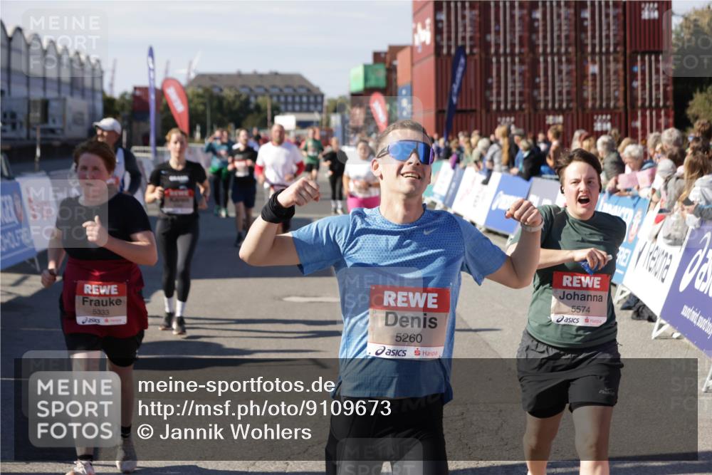 03.10.2025 - Köhlbrandbrückenlauf Jannik Wohlers http://msf.ph/oto/9109673 03.10.2025 13:29:49 Ziel 4629, 4660, 4714, 4720, 4733, 4825, 5119, 5120, 5260, 5333, 5574, 5930, 5944, 6066, 6093, 6215, 6234, 6698 meine-sportfotos.de