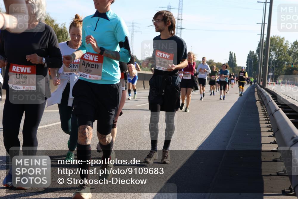 03.10.2025 - Köhlbrandbrückenlauf Strokosch-Dieckow http://msf.ph/oto/9109683 03.10.2025 12:25:10 Position 3 5835, 5831, 5832, 6820 meine-sportfotos.de