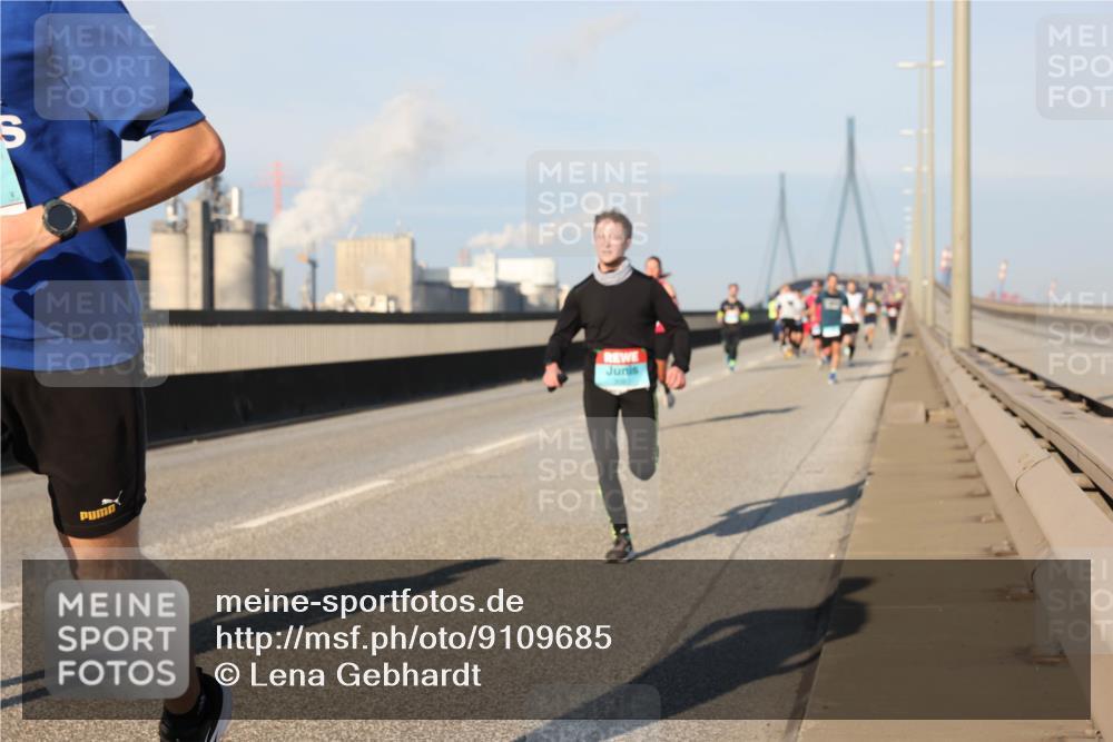 03.10.2025 - Köhlbrandbrückenlauf Lena Gebhardt http://msf.ph/oto/9109685 03.10.2025 09:41:24 Position 2  meine-sportfotos.de