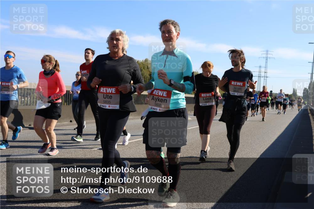 03.10.2025 - Köhlbrandbrückenlauf Strokosch-Dieckow http://msf.ph/oto/9109688 03.10.2025 12:25:11 Position 3 5260, 5835, 5832, 5830, 6820 meine-sportfotos.de