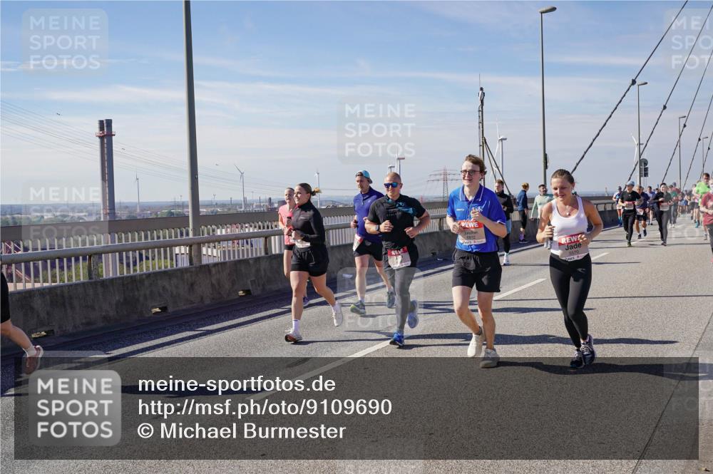03.10.2025 - Köhlbrandbrückenlauf Michael Burmester http://msf.ph/oto/9109690 03.10.2025 12:52:09 Position 2 6812, 5570 meine-sportfotos.de