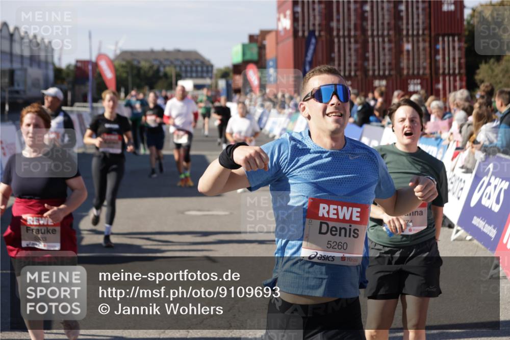 03.10.2025 - Köhlbrandbrückenlauf Jannik Wohlers http://msf.ph/oto/9109693 03.10.2025 13:29:49 Ziel 4629, 4660, 4714, 4720, 4733, 4825, 5119, 5120, 5260, 5333, 5574, 5930, 5944, 6066, 6093, 6215, 6234, 6698 meine-sportfotos.de