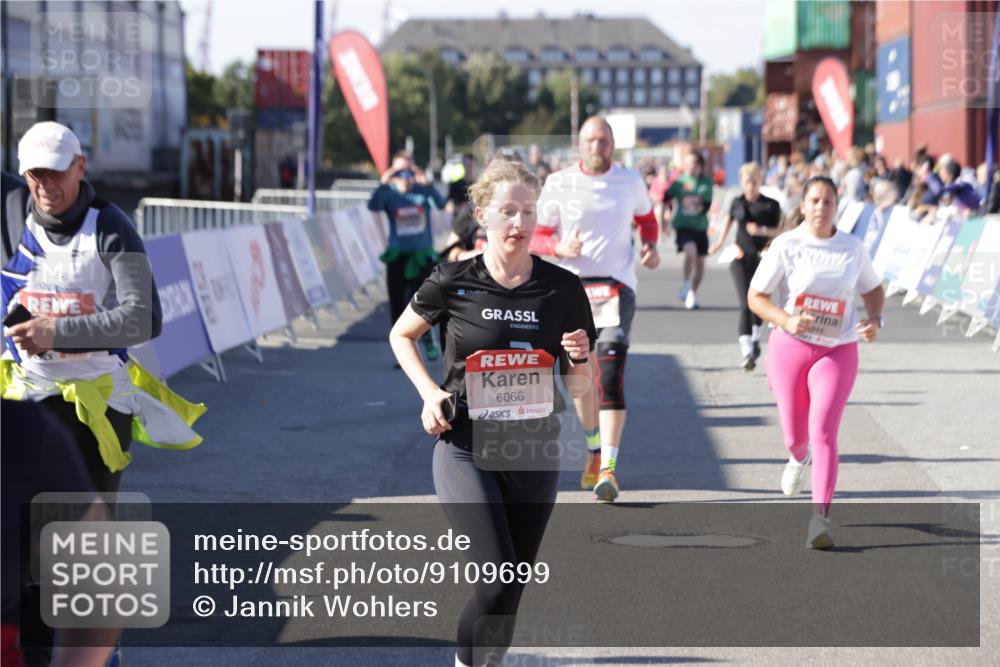 03.10.2025 - Köhlbrandbrückenlauf Jannik Wohlers http://msf.ph/oto/9109699 03.10.2025 13:29:50 Ziel 4629, 4660, 4714, 4720, 4733, 4825, 5119, 5120, 5260, 5333, 5574, 5587, 5621, 5930, 5944, 6066, 6234, 6698 meine-sportfotos.de