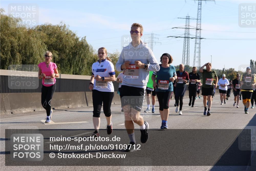 03.10.2025 - Köhlbrandbrückenlauf Strokosch-Dieckow http://msf.ph/oto/9109712 03.10.2025 12:25:18 Position 3 5517, 6071, 5418 meine-sportfotos.de