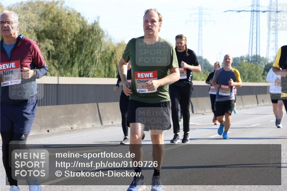 03.10.2025 - Köhlbrandbrückenlauf Strokosch-Dieckow http://msf.ph/oto/9109726 03.10.2025 12:25:25 Position 3 5281, 6 meine-sportfotos.de