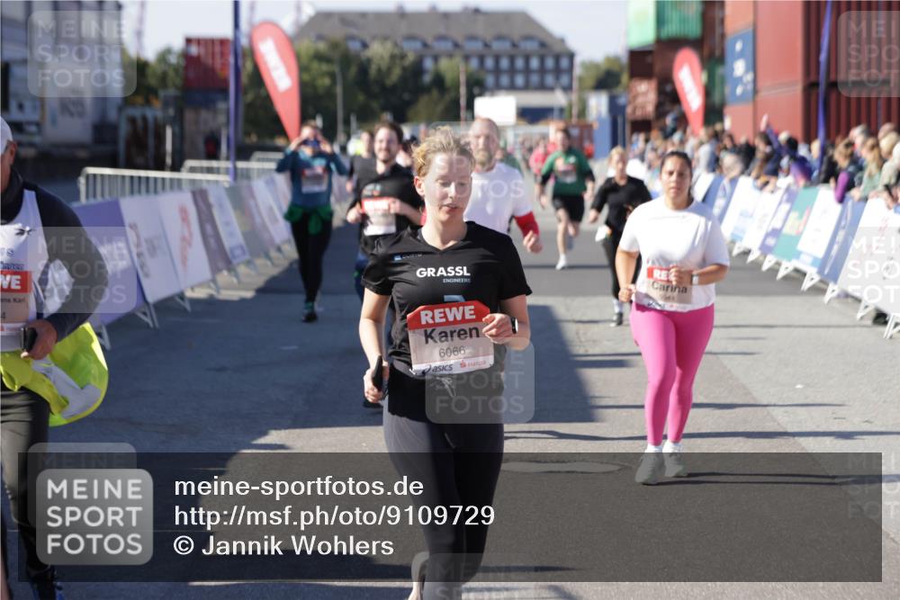 03.10.2025 - Köhlbrandbrückenlauf Jannik Wohlers http://msf.ph/oto/9109729 03.10.2025 13:29:50 Ziel 4629, 4660, 4714, 4720, 4733, 4825, 5119, 5120, 5260, 5333, 5574, 5587, 5621, 5930, 5944, 6066, 6234, 6698 meine-sportfotos.de