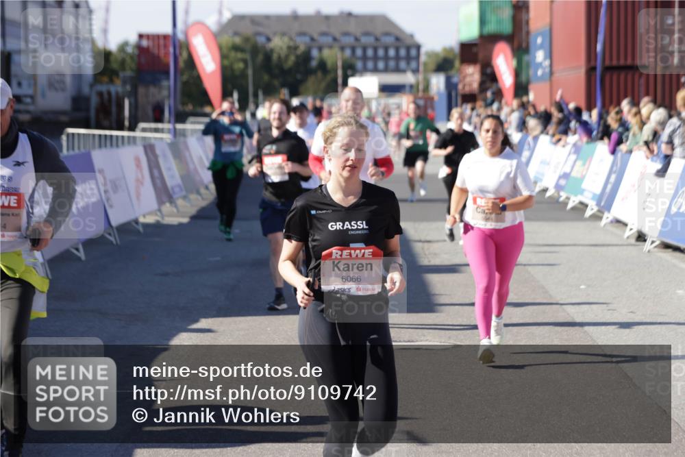 03.10.2025 - Köhlbrandbrückenlauf Jannik Wohlers http://msf.ph/oto/9109742 03.10.2025 13:29:50 Ziel 4629, 4660, 4714, 4720, 4733, 4825, 5119, 5120, 5260, 5333, 5574, 5587, 5621, 5930, 5944, 6066, 6234, 6698 meine-sportfotos.de