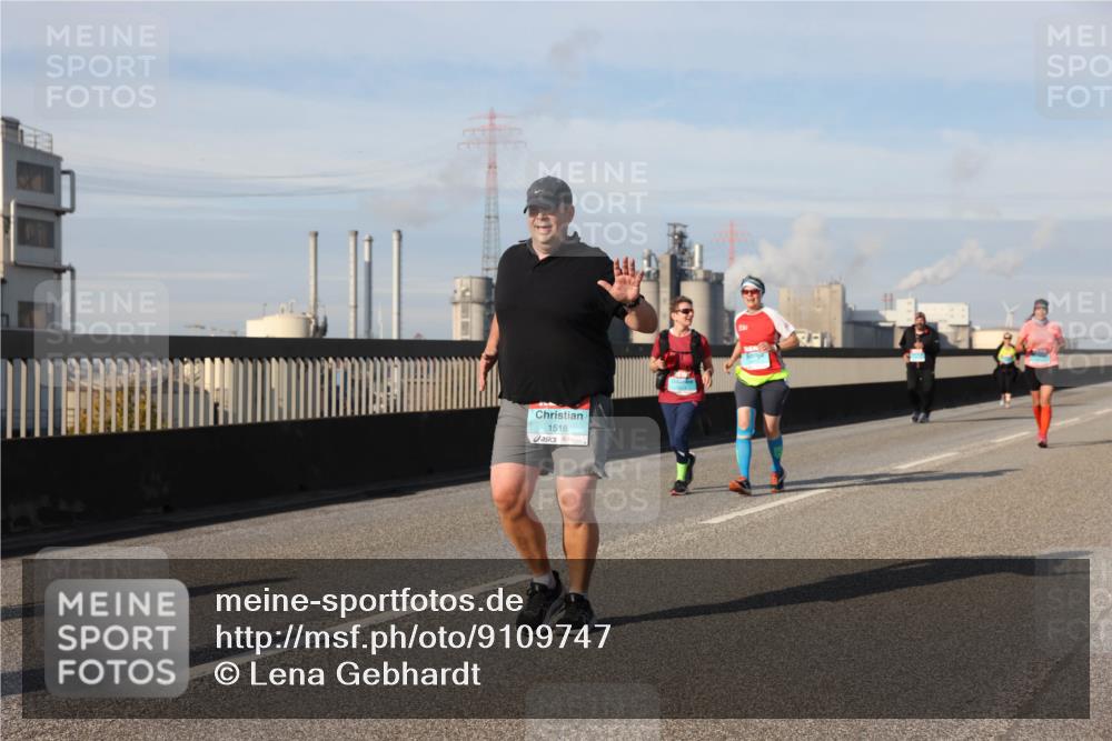 03.10.2025 - Köhlbrandbrückenlauf Lena Gebhardt http://msf.ph/oto/9109747 03.10.2025 10:14:46 Position 2 1518 meine-sportfotos.de