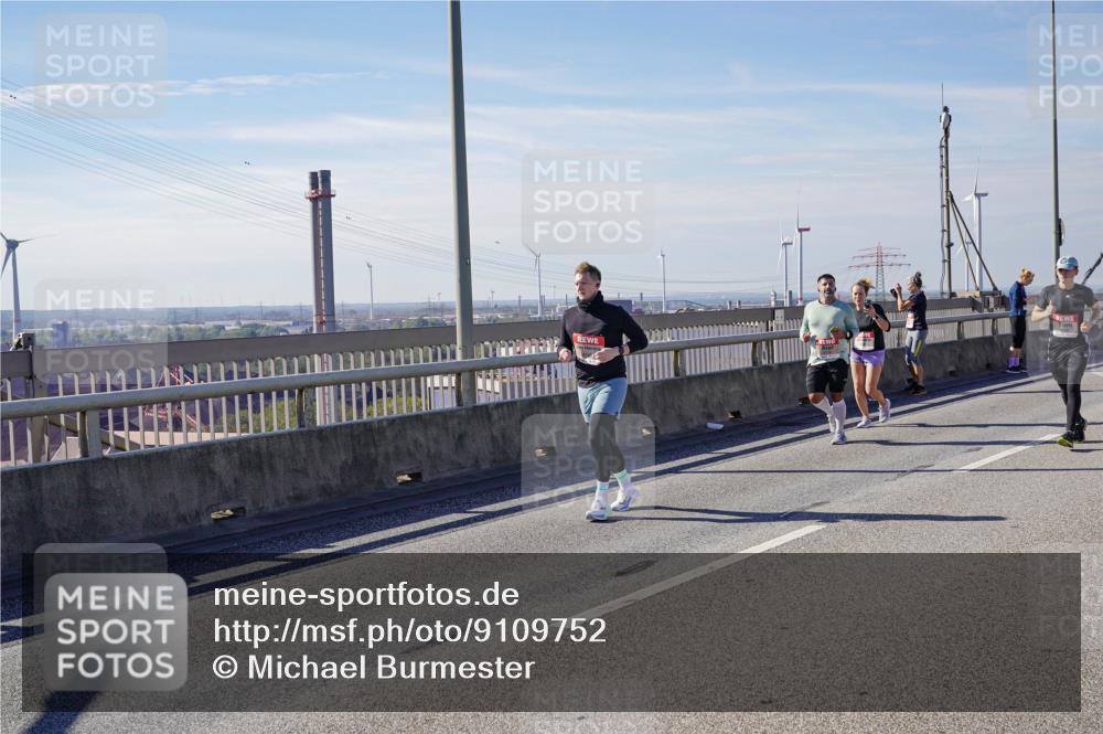03.10.2025 - Köhlbrandbrückenlauf Michael Burmester http://msf.ph/oto/9109752 03.10.2025 12:52:12 Position 2  meine-sportfotos.de