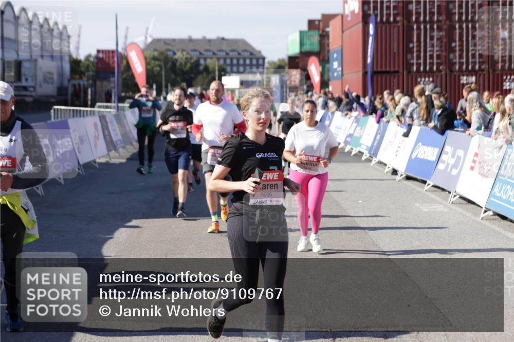 03.10.2025 - Köhlbrandbrückenlauf Jannik Wohlers http://msf.ph/oto/9109767 03.10.2025 13:29:51 Ziel 4629, 4660, 4714, 4720, 4733, 4825, 5119, 5120, 5260, 5333, 5574, 5587, 5621, 5930, 5944, 6066, 6234, 6570, 6698 meine-sportfotos.de