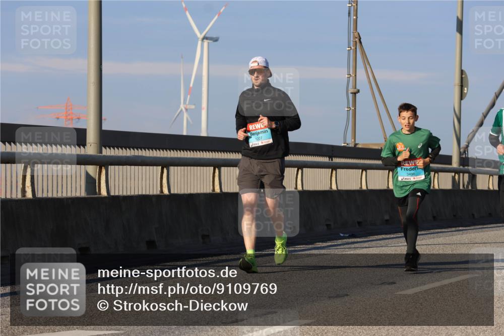 03.10.2025 - Köhlbrandbrückenlauf Strokosch-Dieckow http://msf.ph/oto/9109769 03.10.2025 09:41:06 Position 2 1207, 3498 meine-sportfotos.de
