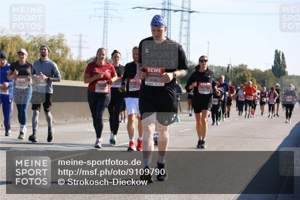 03.10.2025 - Köhlbrandbrückenlauf Strokosch-Dieckow http://msf.ph/oto/9109790 03.10.2025 12:25:43 Position 3 5136, 5301, 6010, 6011 meine-sportfotos.de