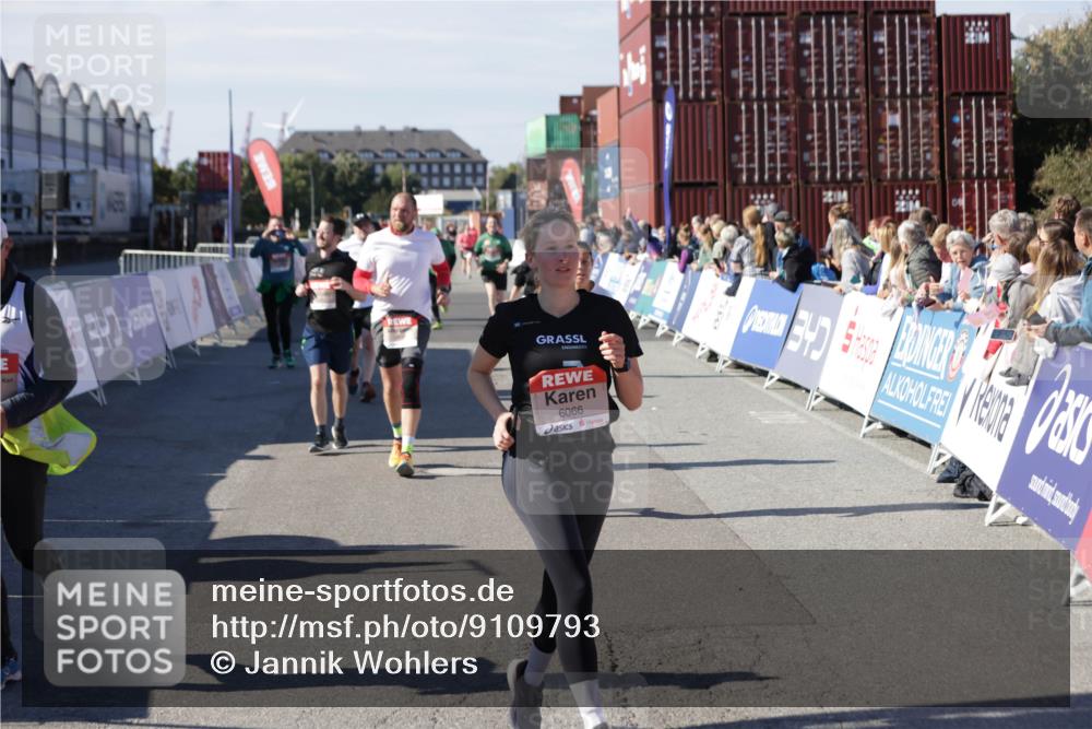 03.10.2025 - Köhlbrandbrückenlauf Jannik Wohlers http://msf.ph/oto/9109793 03.10.2025 13:29:51 Ziel 4629, 4660, 4714, 4720, 4733, 4825, 5119, 5120, 5260, 5333, 5574, 5587, 5621, 5930, 5944, 6066, 6234, 6570, 6698 meine-sportfotos.de