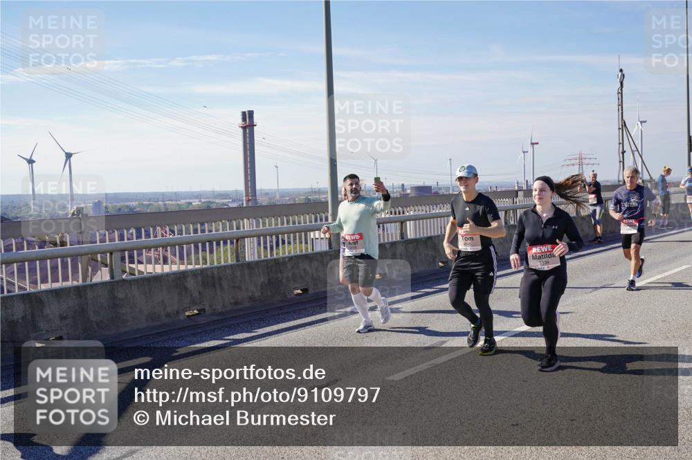 03.10.2025 - Köhlbrandbrückenlauf Michael Burmester http://msf.ph/oto/9109797 03.10.2025 12:52:15 Position 2 0, 5339 meine-sportfotos.de
