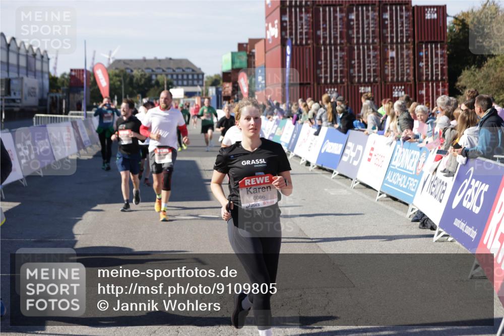 03.10.2025 - Köhlbrandbrückenlauf Jannik Wohlers http://msf.ph/oto/9109805 03.10.2025 13:29:51 Ziel 4629, 4660, 4714, 4720, 4733, 4825, 5119, 5120, 5260, 5333, 5574, 5587, 5621, 5930, 5944, 6066, 6234, 6570, 6698 meine-sportfotos.de